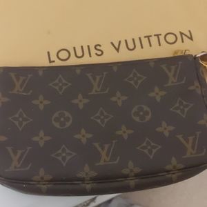 Louis Vuitton Pochette  accessoires